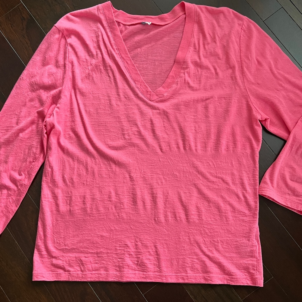 V neck tee - wring to dry
